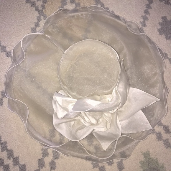 Large hat - Picture 5 of 7